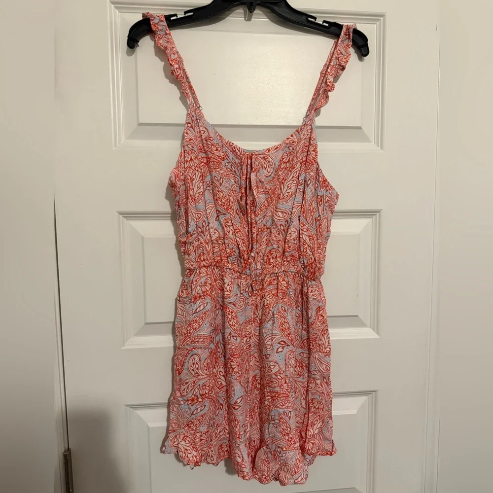 Cupcakes & Cashmere Orange and White Paisley Romper Size Small
